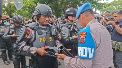 pemeriksaan menyeluruh kepda personel pengamanan sidang paripurna hak angket DPRD Pati