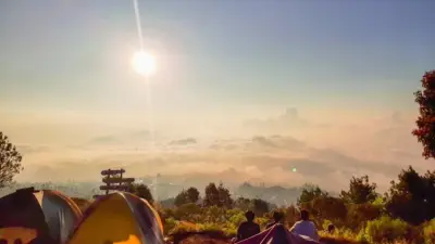 Golden sunrise wadas gantung pos 1 gunung slamet via gunung malang purbalingga