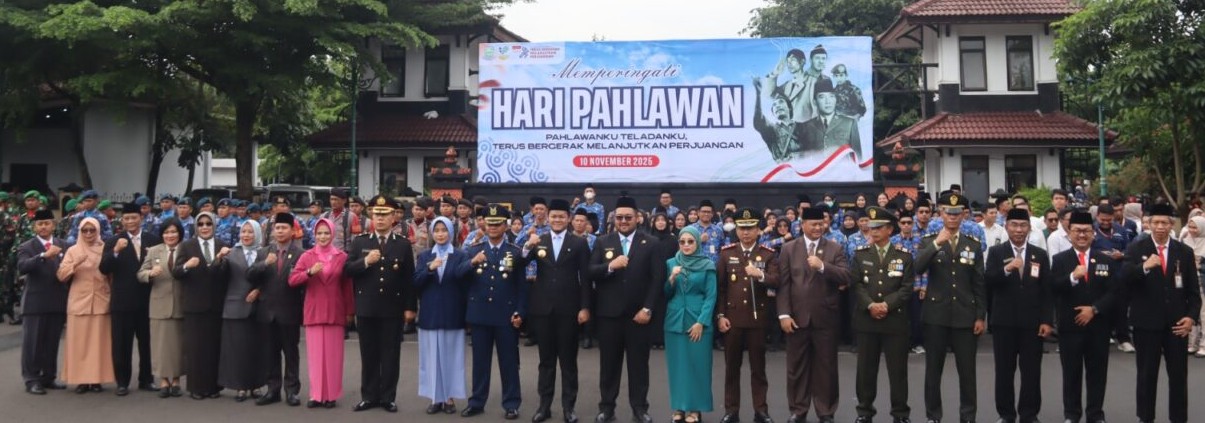 Jajaran Pemkab Purbalingga gelar upacara Hari Pahlawan di halaman Pendodpo Dipo Kusumo (dok. Dinkominfo Purbalingga)