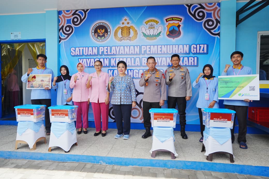 Kapolri & Ketua Komisi IV DPR Tinjau SPPG YKB Polres Karanganyar, Tegaskan Dukungan untuk Program MBG