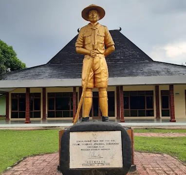 Wisata Sejarah Monumen Tempat Lahir Jendral Soedirman di Purbalingga