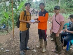 CV Rieke Team Digital Salurkan Donasi untuk Korban Tanah Bergerak di Karangtengah, Purbalingga