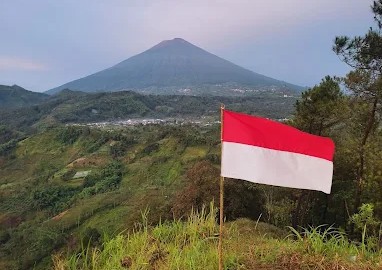 puncak bukit njelir kabupaten purbalingga