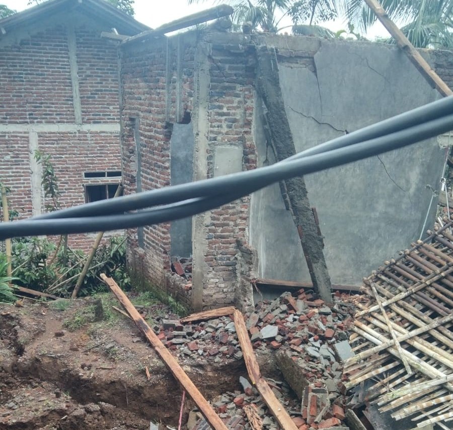 tanah bergerak di Desa Maribaya Purbalingga