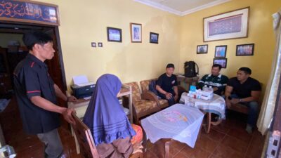 Home Care Pasien Diabetes Melitus: Kunjungan Tim Perawat Perduli Luka untuk Ibu Kholisah